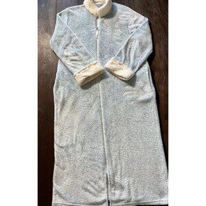 Oscar De La Renta Full Zip Plush Robe Blue And White With Sherpa Trim